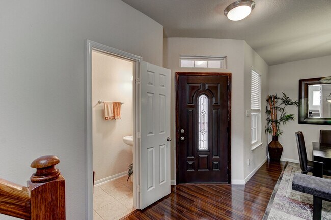 Foto del edificio - 1143 Glenwood Canyon Ln