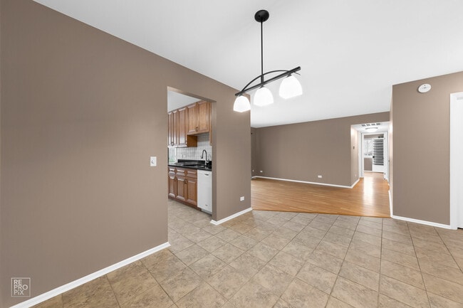 Building Photo - 1159 Middlebury Ln