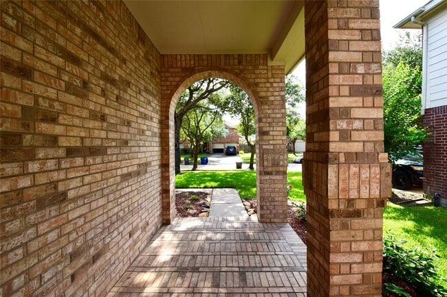 Building Photo - 2231 Oak Sand Dr