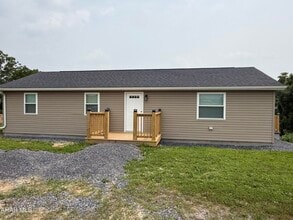Building Photo - 423 Pigeon Hill Rd