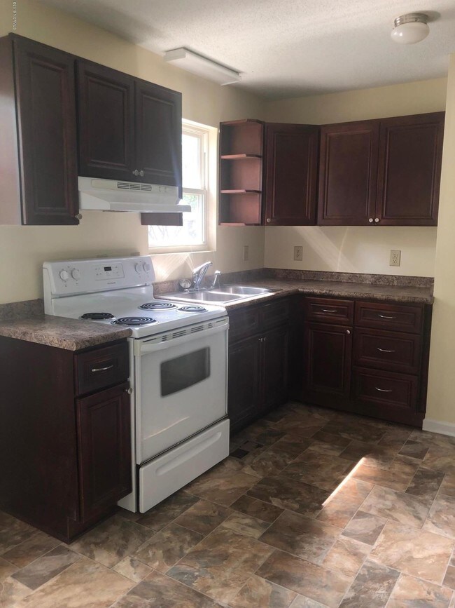 5454 North Carolina Hwy 58, Maysville, NC 28555 House Rental in