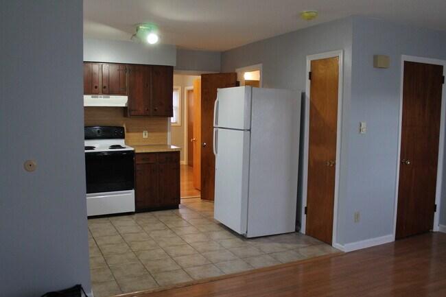 Foto del edificio - 2451 Albany St