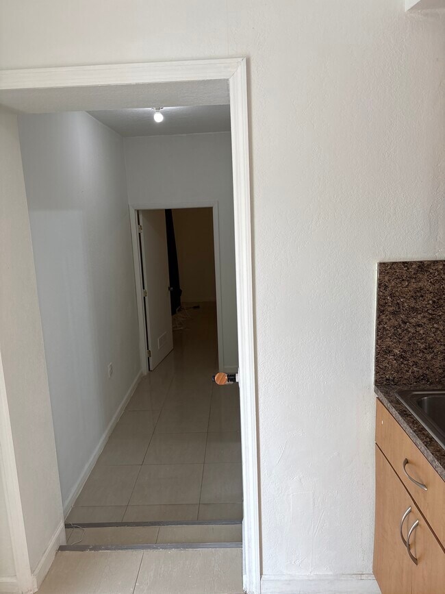 Foto del edificio - 360 NW 58th Ave
