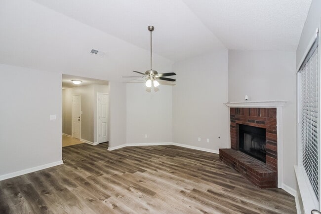 Building Photo - 9301 Charly Hill Ln