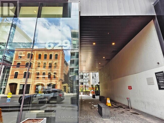 Photo du bâtiment - 625-629 King St W
