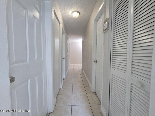 Building Photo - 9614 Flechette Ave