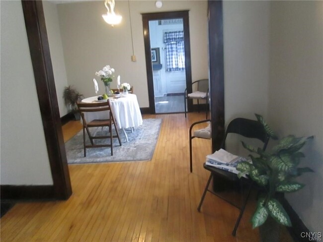 Building Photo - 387 Pawling St