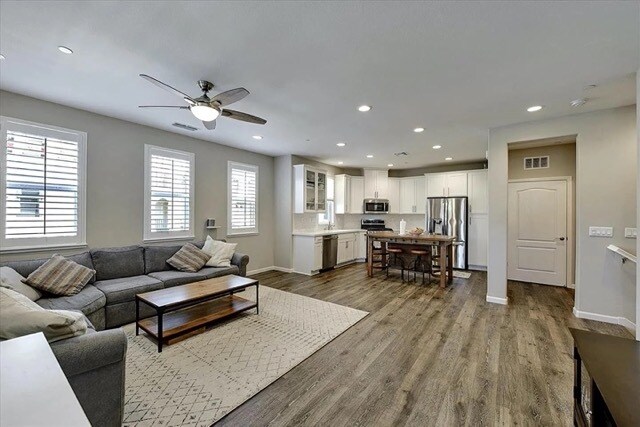 Foto del edificio - 2726 Montecito Vista Way