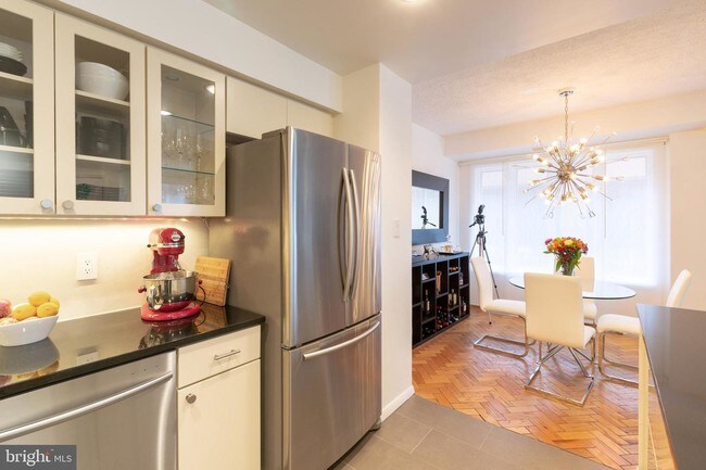 Foto del edificio - 1045 31st St NW