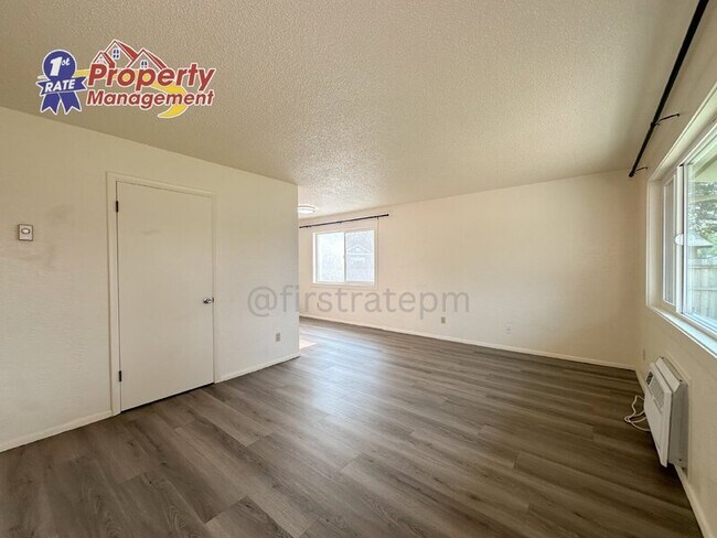 Building Photo - 158 E Mission Dr