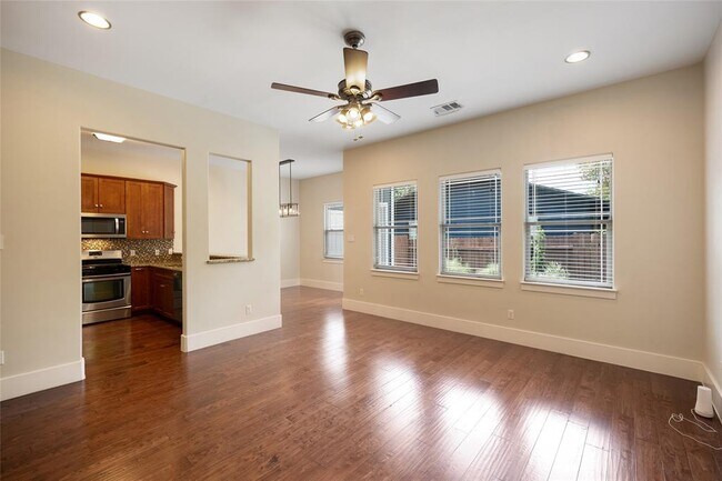 Building Photo - 1007 Taulbee Ln