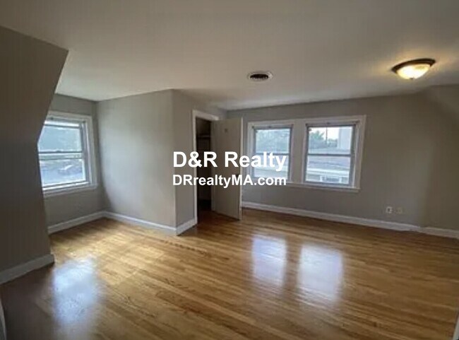 Building Photo - 425 Trapelo Rd