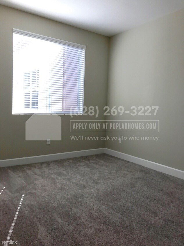 Primary Photo - 3 br, 4 bath Townhome - 428 Whistler Pl -