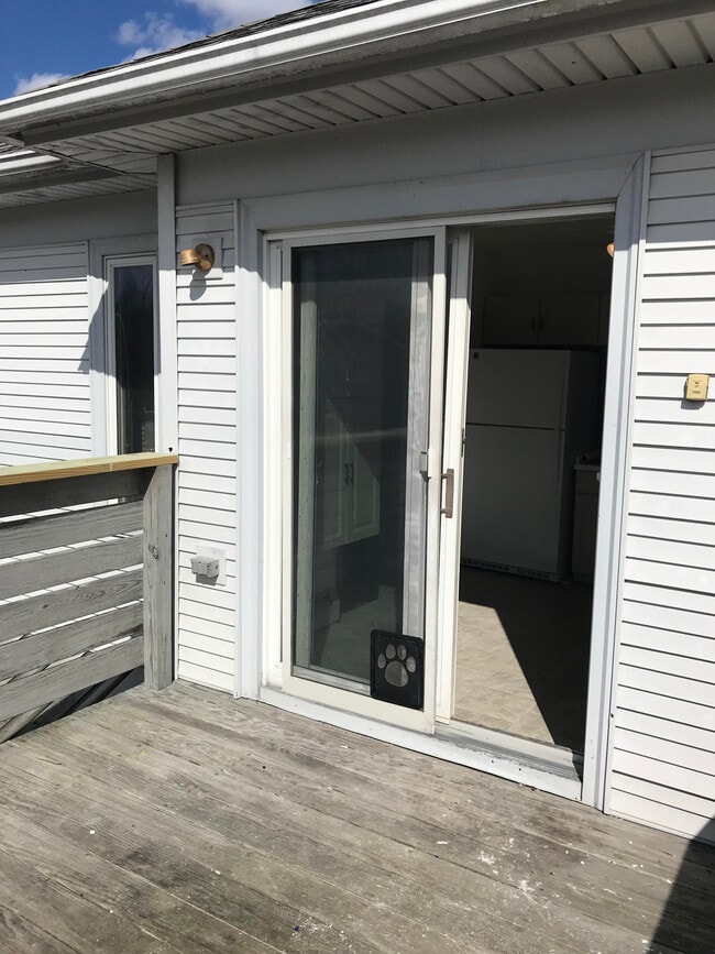 Building Photo - 45 Tiogue Ave