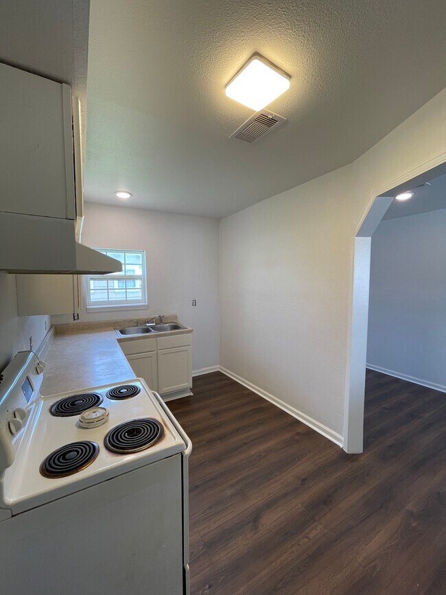 Foto del edificio - 1755 W 6th St