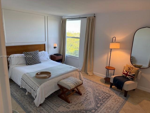 Building Photo - 2000 NE 135th St