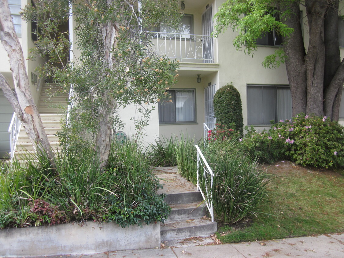 Exterior - 2103 Benecia Ave