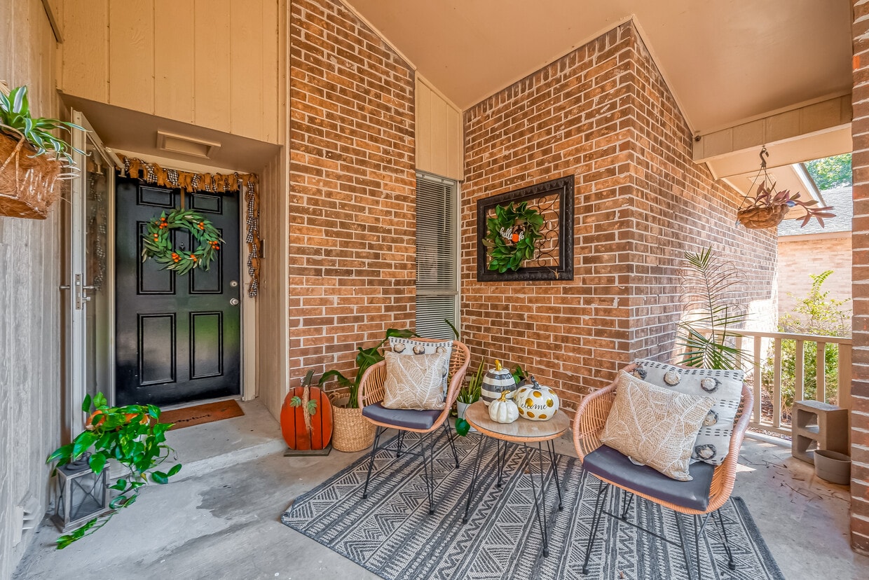 Front porch - 615 Park Grove Ln