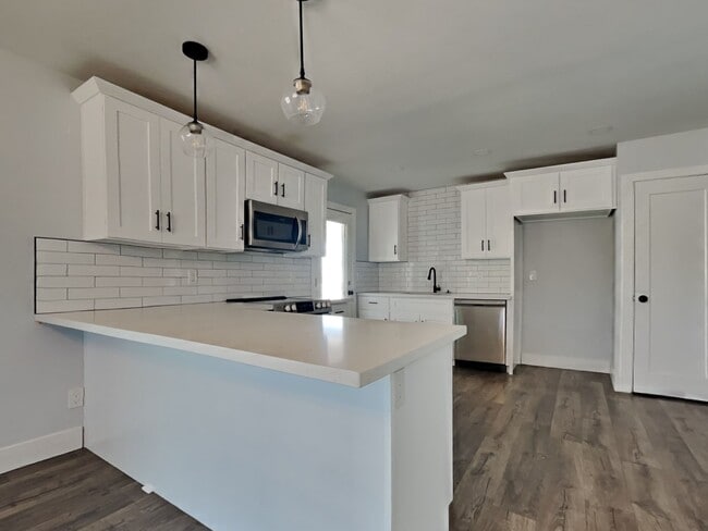 Building Photo - 2528 E Hermosa Dr