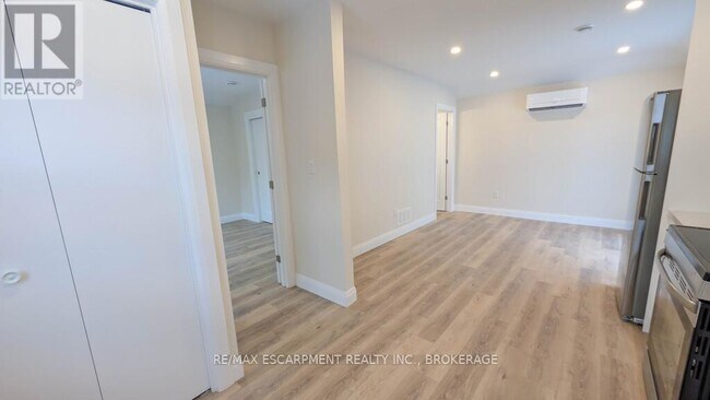 Photo du bâtiment - 21 Fawell Ave