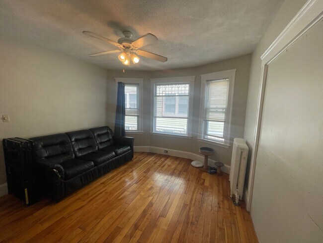 Building Photo - 129 W Adams St