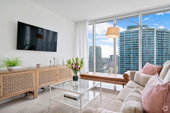 Building Photo - 485 Brickell Ave