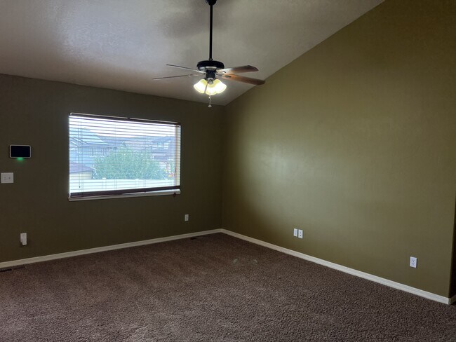 Foto del edificio - 214 Brookwood Dr