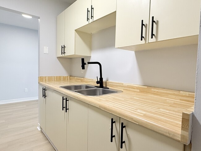 Photo du bâtiment - 2940 Elsmere Ave