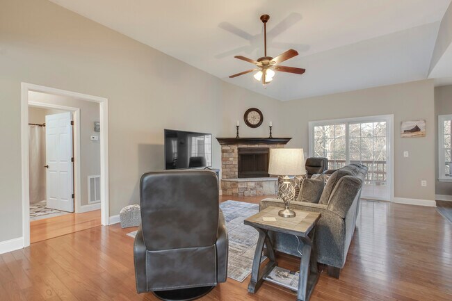 Foto del edificio - 513 Tanasi Cir