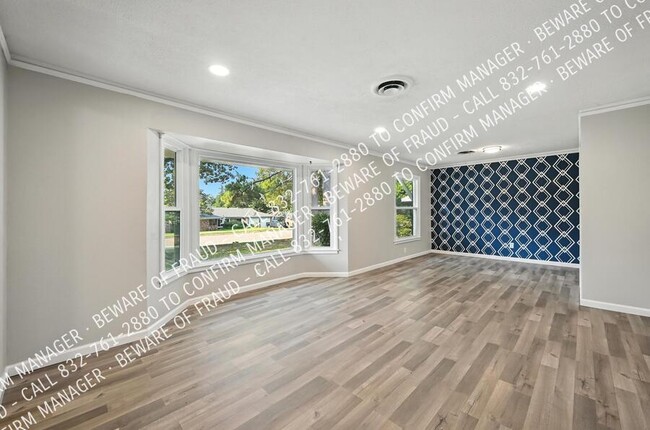 Foto del edificio - 7117 Ellis Rd