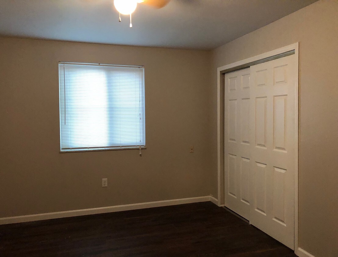 Foto del edificio - 303 Superior Ave