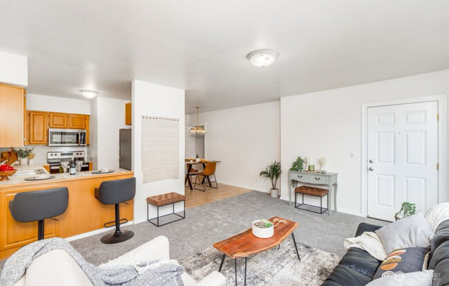 Kitchen and dining room (and extra closet) - 2120 Highland Ave
