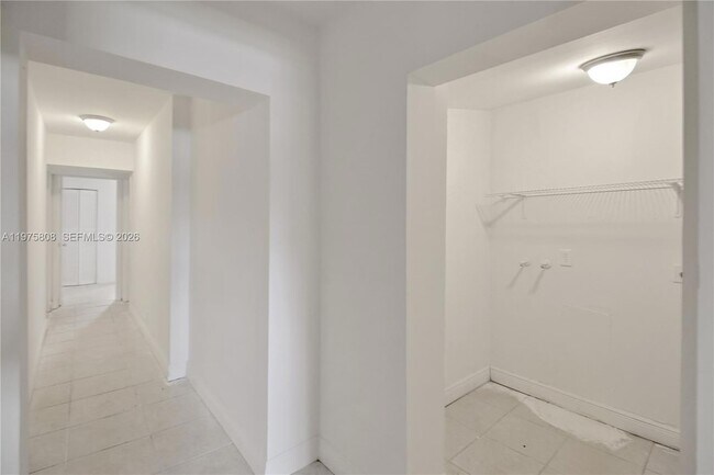 Foto del edificio - 1160 W 26th Ct