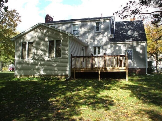 Building Photo - 65 McArthur Dr
