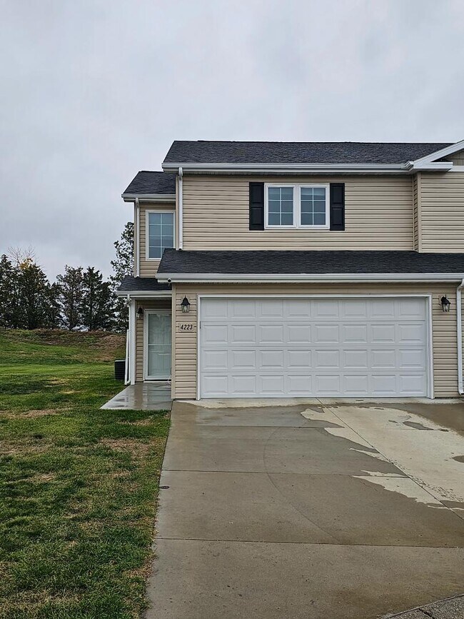 Foto del edificio - 4223 Serenity Ct