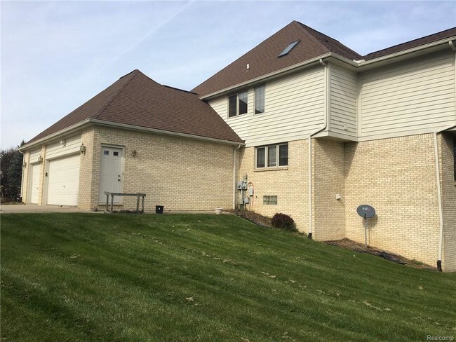 Building Photo - 11752 Hopkins Dr