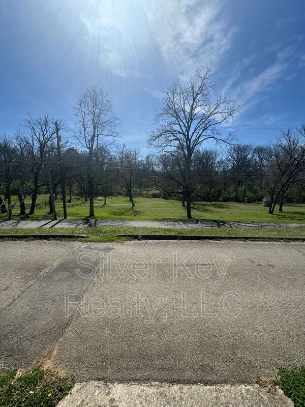 311 Sunset Dr Unit 2, Athens, TN 37303 Condo for Rent in Athens, TN