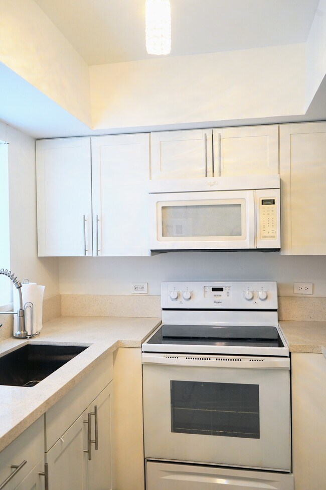 Cocina - 201 NW 7th St