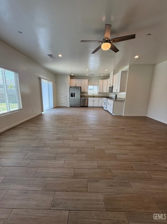 Building Photo - 3915 Costa Del Sol Ln