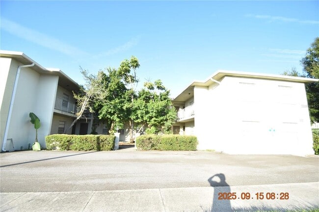 Building Photo - 302 Danube Ave