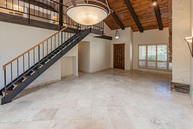 Foto del edificio - 7137 E Arlington Rd