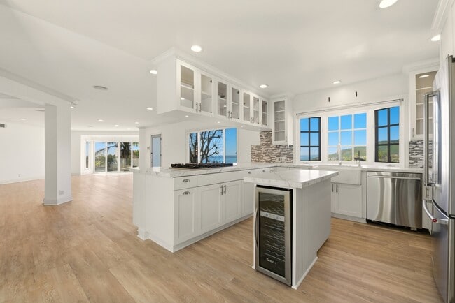 Building Photo - 204 Tranquillo Rd