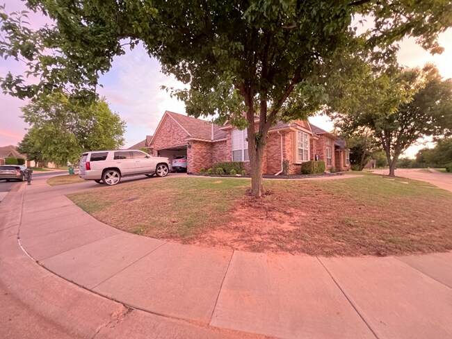 Foto del edificio - 16721 Farmington Way