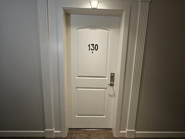 Photo du bâtiment - 8288-207A 207A St.