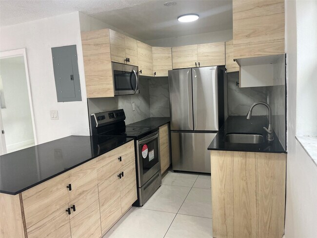 Foto del edificio - 1604 NW 24th Ct