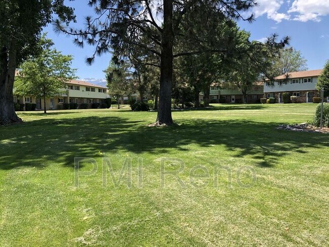 Foto del edificio - 454 Smithridge Park