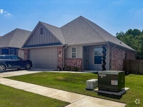 Building Photo - 205 Lindsey Ln