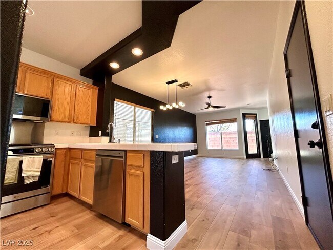 Foto del edificio - 8278 Annual Ridge St