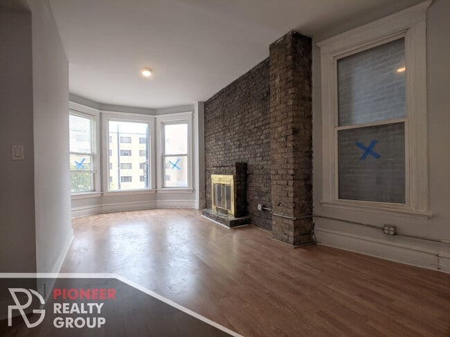 Building Photo - 3542 N Halsted St