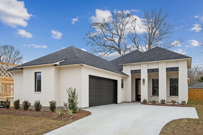 Foto del edificio - Beautiful 3 bedroom 2 bath home